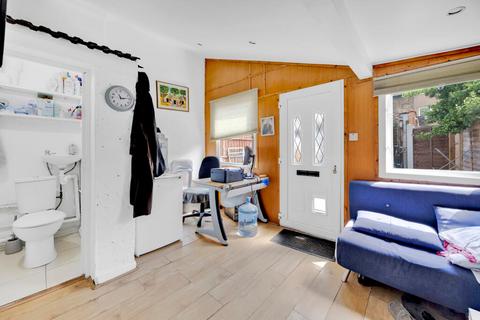 19 Davis Street, London, E13 9EE