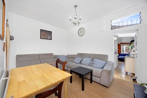 19 Davis Street, London, E13 9EE