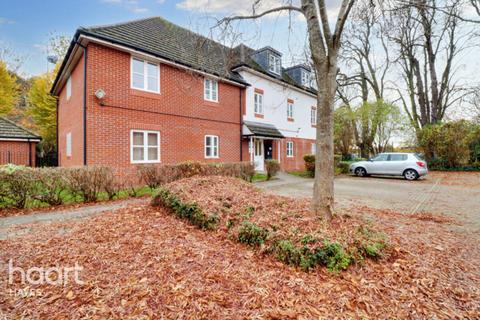 2 bedroom apartment for sale, Reid Close, Hayes