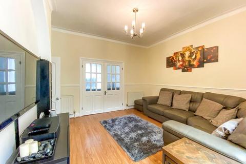 5 bedroom terraced house to rent, Wanstead Park Road, Ilford IG1