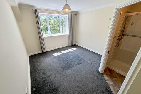 2 bedroom flat to rent, Flat 3, 82 Wellington Road, Turton, Bolton, BL7 0EF