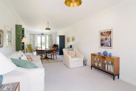 4 bedroom retirement property for sale, Folly View, Willersey, Worcestershire, WR12
