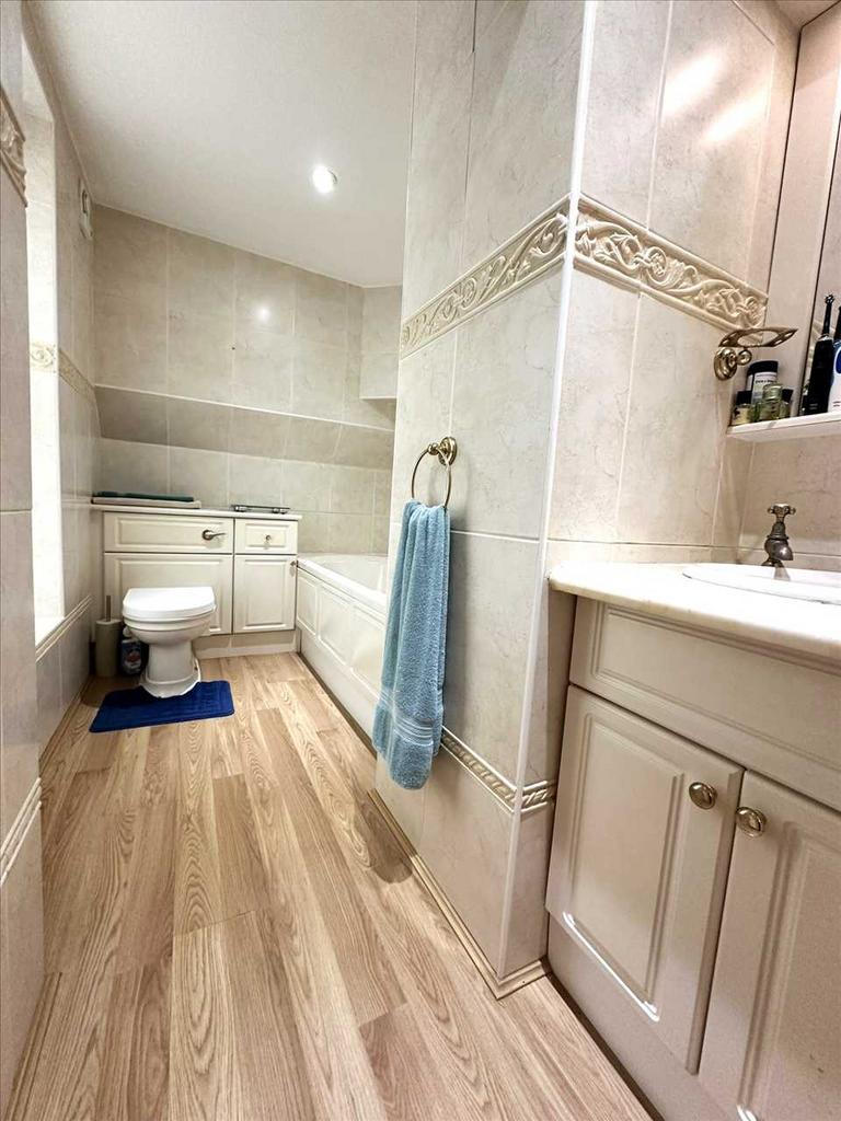 Ensuite Bathroom