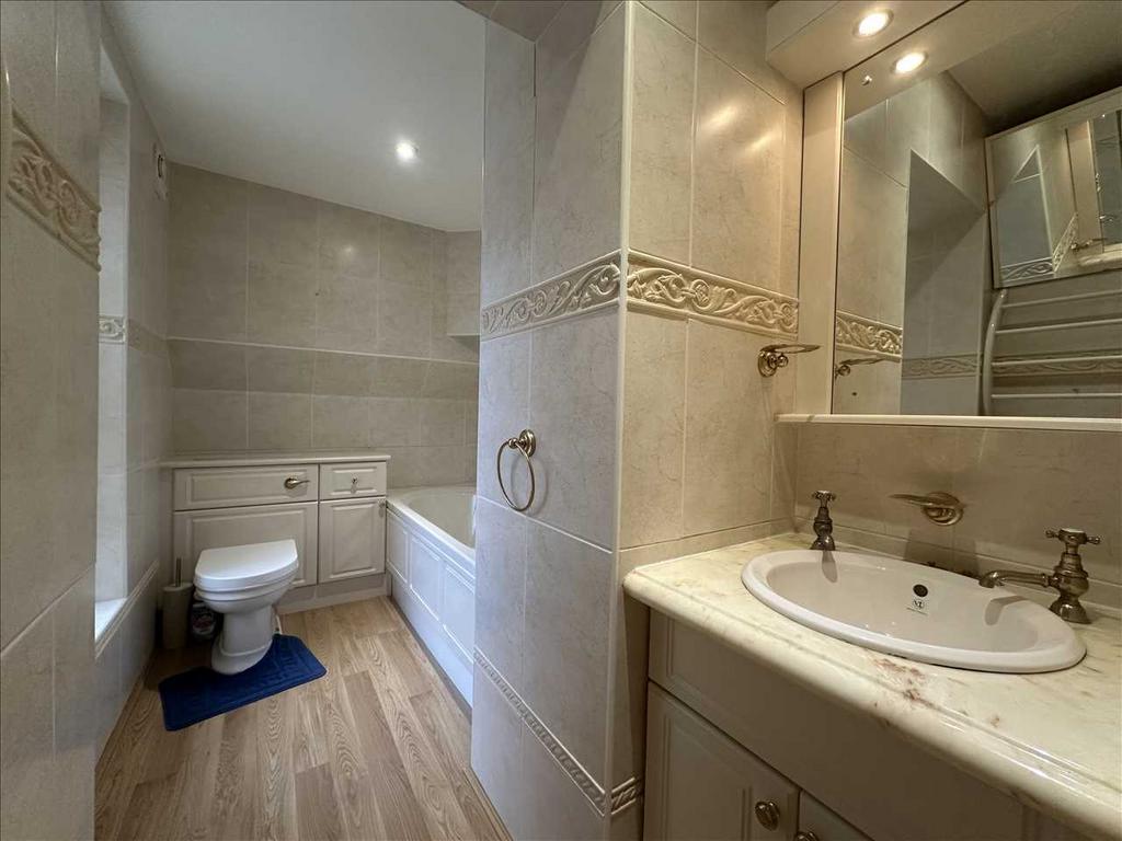 Ensuite Bathroom