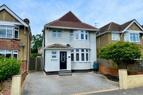 3 bedroom detached house for sale, Orchard Road, FARNBOROUGH GU14
