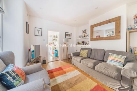 2 bedroom flat to rent, Gilbey Road London SW17