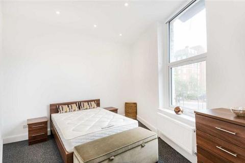 2 bedroom detached house to rent, Pembroke Terrace, Queens Grove, St John's Wood NW8