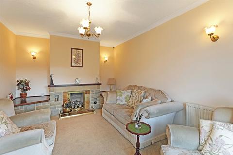 3 bedroom detached house for sale, Manor Road, Ossett, West Yorkshire, WF5