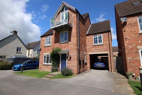 4 bedroom detached house for sale, Millcroft, Millhouse Green