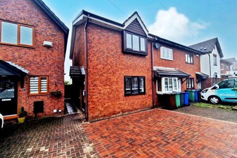 2 bedroom semi-detached house to rent, Cuckoo Lane, Whitefield, M45