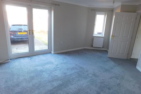 3 bedroom end of terrace house to rent, Grebe Close, Dunston