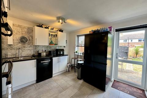 1 Collier Road, Pevensey Bay, Pevensey, BN24 6EZ