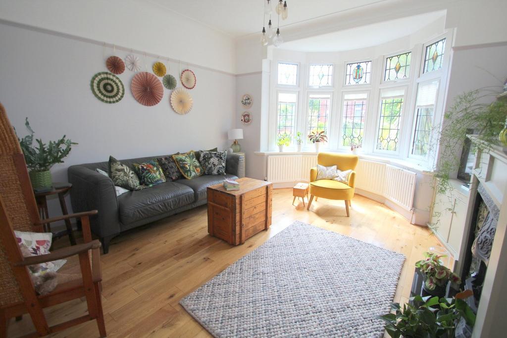 Living Room (2)