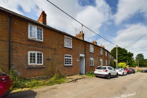 1 bedroom terraced house to rent, High Street, Weedon, Aylesbury