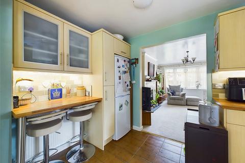179 Bodiam Avenue, Tuffley, Gloucester, GL4 0TN