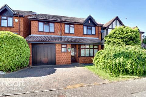 4 bedroom detached house for sale, Rowington Close, Luton