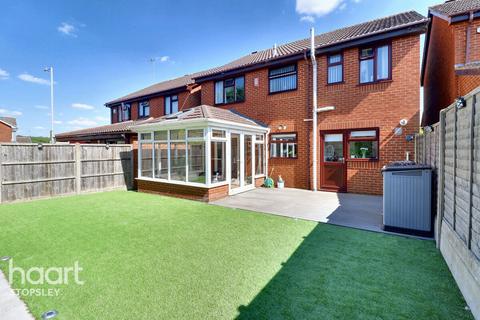 4 bedroom detached house for sale, Rowington Close, Luton