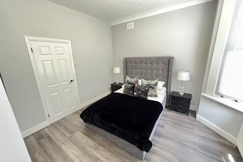 3 bedroom flat to rent, Laleham Rd, Catford, SE6