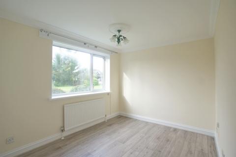 2 bedroom ground floor flat to rent, Mount Felix, Walton-on-Thames KT12