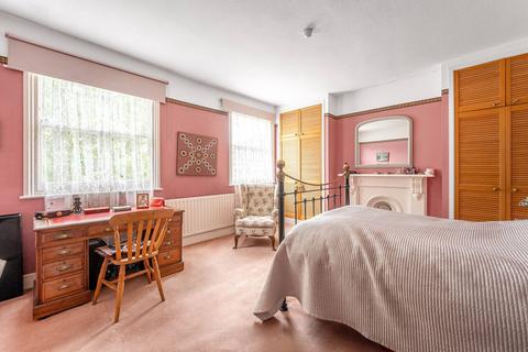 3 bedroom house to rent, Celia Road, Islington, London, N19