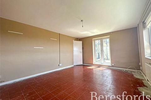 2 bedroom apartment for sale, Victor Court, Hornchurch, RM12