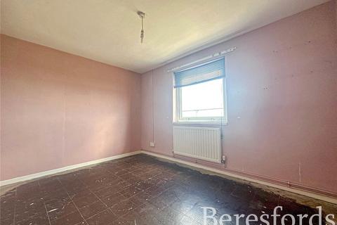 2 bedroom apartment for sale, Victor Court, Hornchurch, RM12