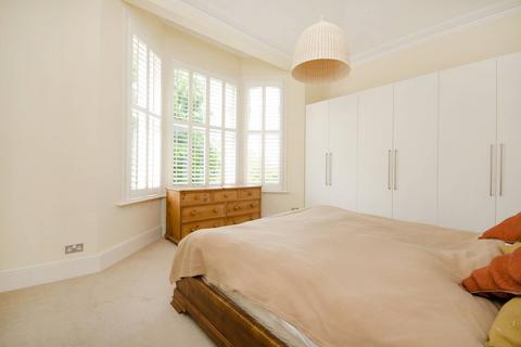3 bedroom flat for sale, Overhill Road, East Dulwich, London, SE22