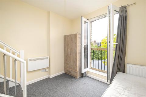 Studio to rent, Mattison Road, Haringay, London, N4