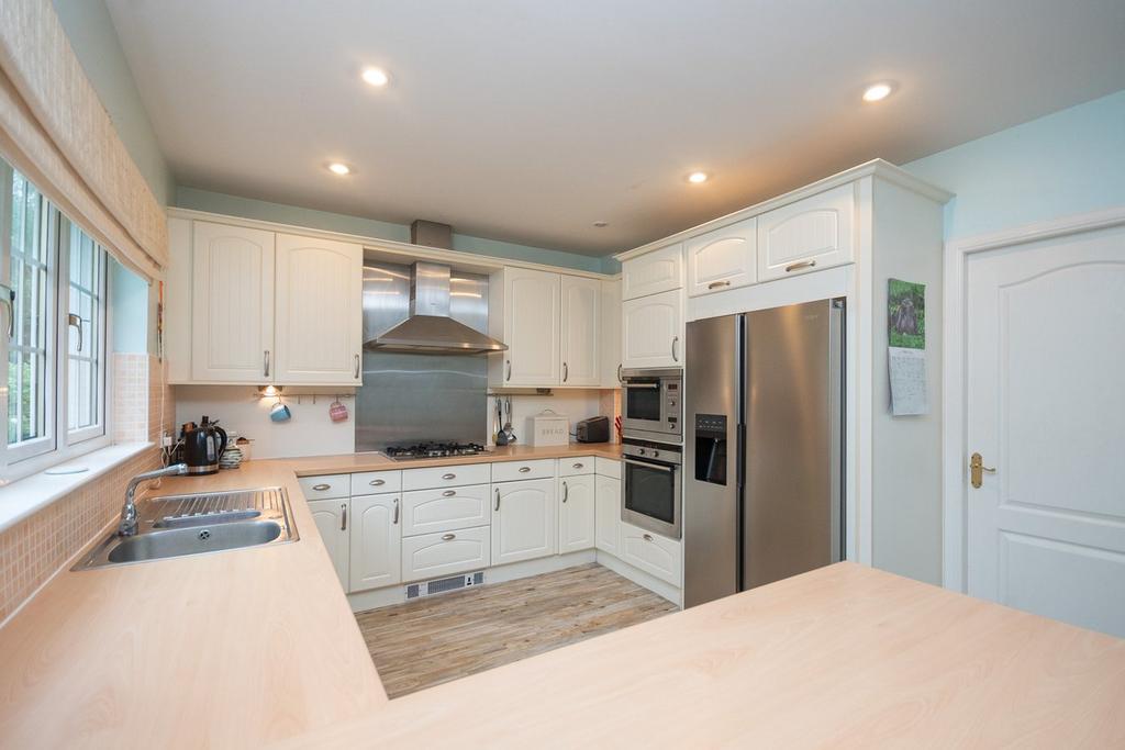 Dining kitchen