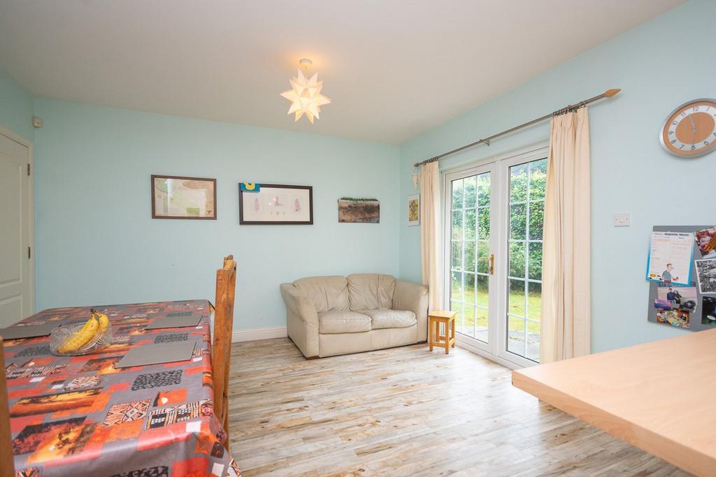 Dining kitchen