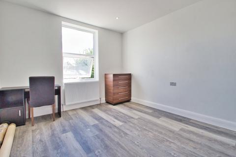 House share to rent, Beaconsfield Road, Willesden