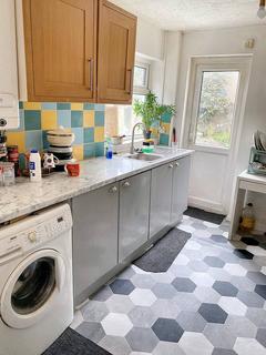 1 bedroom in a house share to rent, Walton Road, London E13