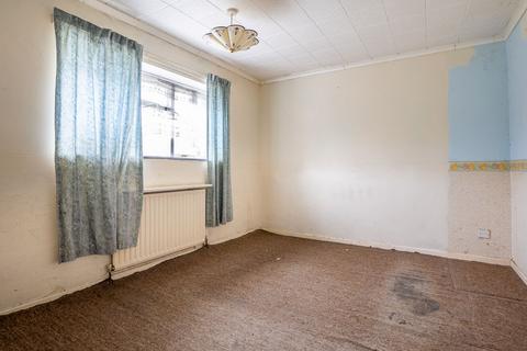 91 Honeypot Lane, Fryerns, Basildon, SS14 2LH