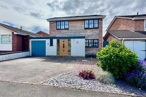 4 bedroom detached house for sale, Biddulph Way, Ledbury, HR8