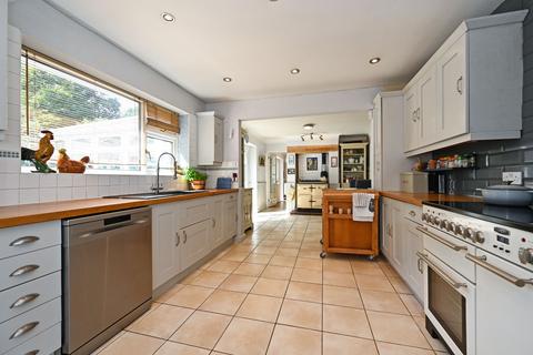 Whispers Bartley Road, Woodlands, Southampton, SO40 7GN