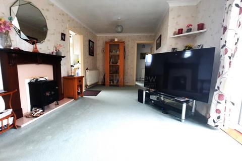 2 bedroom semi-detached bungalow for sale, Greenlawns, Barry, The Vale Of Glamorgan. CF62 9DX