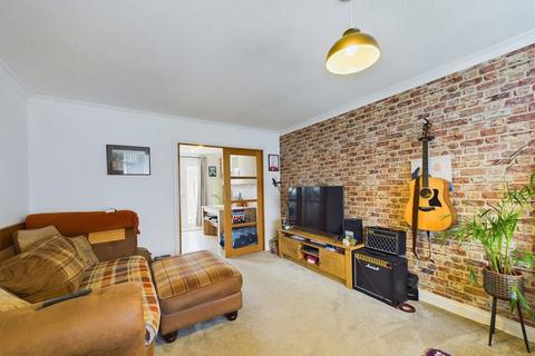 8 Heather Drive, Whitby, YO22 4DZ