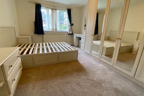 2 bedroom flat to rent, Schools Hill, Cheadle, SK8 1PA