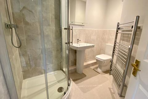 2 bedroom flat to rent, Schools Hill, Cheadle, SK8 1PA