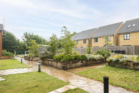 2 bedroom flat for sale, Goodes Court, Royston,