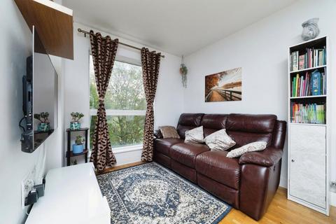 2 bedroom apartment to rent, Quayside House E16