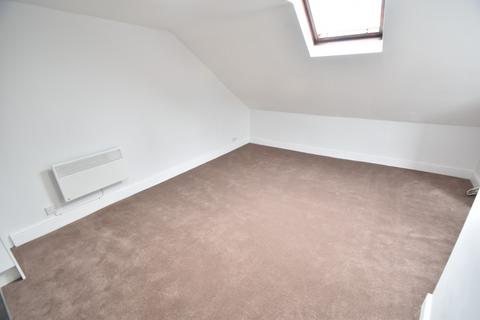 Studio to rent, North Street, Luton, Bedfordshire, LU2