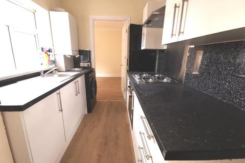 3 bedroom flat to rent, Howdene, Newcastle upon Tyne, NE15