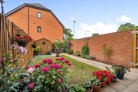 4 bedroom townhouse for sale, Reading,  Berkshire,  RG30