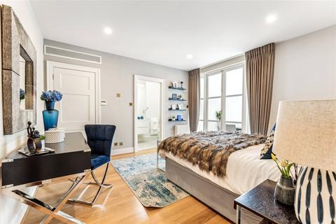 undefined, Woods Mews, Mayfair, London, W1K