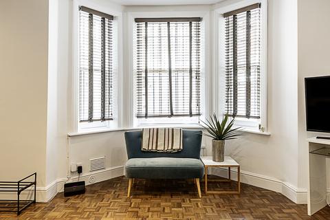 2 bedroom flat to rent,  Hornton Street, London W8