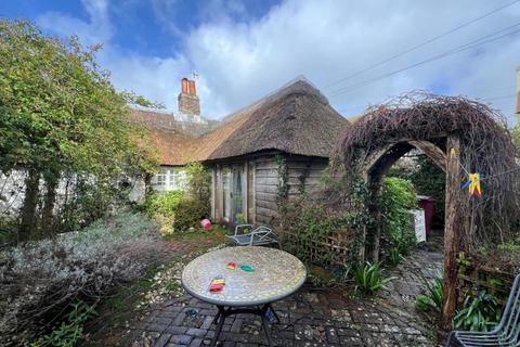 2 bedroom cottage for sale, 100 East Street, Selsey, Chichester, West Sussex