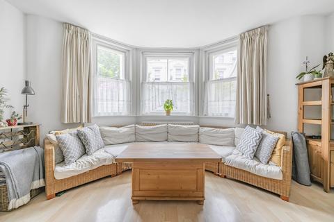 Flat 10, 10 Clifton Crescent, Folkestone, CT20 2EW