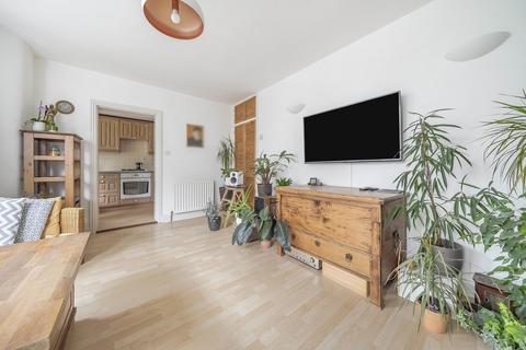 Flat 10, 10 Clifton Crescent, Folkestone, CT20 2EW