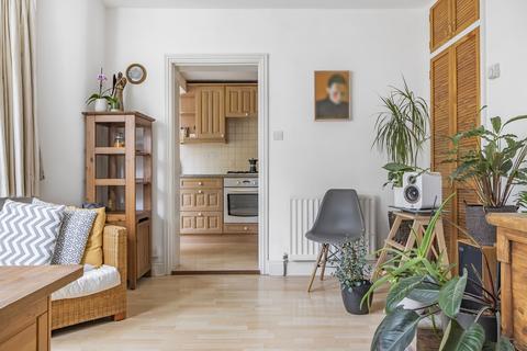 Flat 10, 10 Clifton Crescent, Folkestone, CT20 2EW